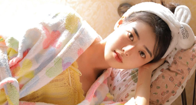 物质洪流下的个体抉择：深度解析当代“包养心理”